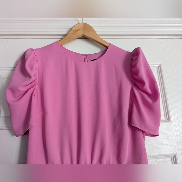 EXPRESS Pink Puff Sleeve Dress - Picture 3 of 10
